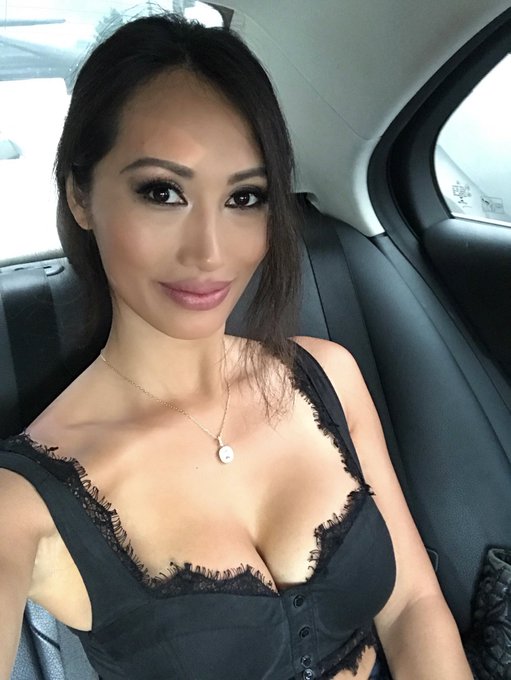 Car selfie today https://t.co/2pDm80U4tr<a href="/tag/tuesdaytease"class="tags"><span>#tuesdaytease</span></a><a href="/tag/martesdeespejo"class="tags"><span>#martesdeespejo</span></a>