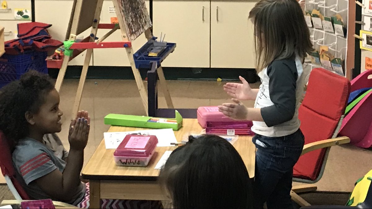 Frogtasticclass's tweet photo. Letterland meets writers workshop. We are rubber banding to make our stories easier to read.  #Kellerliteracy #tcrwp https://t.co/PZnE6G1BRv