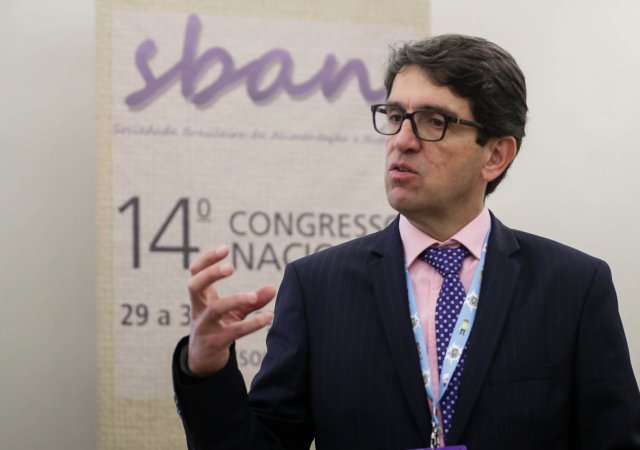 Neste #DiaMundialDaAlimentacao, reveja esta entrevista do #EFESaúde com o nutricionista  Antonio Hebert Lancha Jr. bit.ly/2gxIJjI