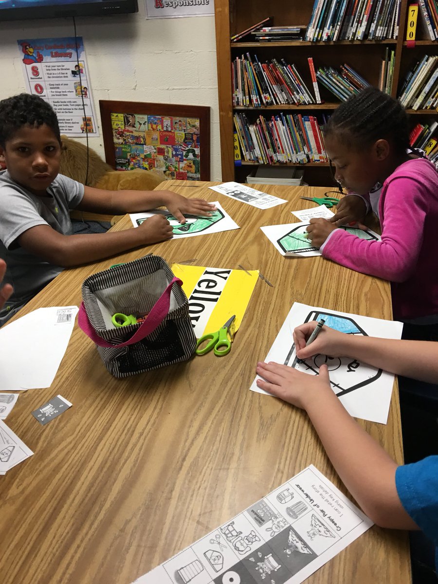 JBCaryLibrary's tweet image. Creepy Carrots and Creepy Pair of Underwear! Lots of literature fun in the Cary Library! #caryPTA #Title1 #caryrocks #HCS