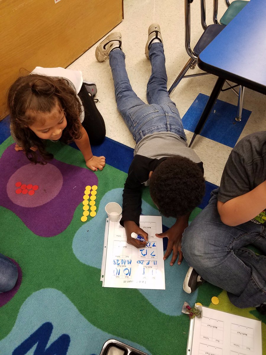 FullersKiddos's tweet photo. We learned and practiced Dump It, Count It! to find ways to make 10,  20, or fact families. Now we can play it on our own in workshop! https://t.co/NrasAWGpC0