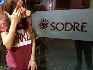 lemondecort17's tweet photo. El momento en que la Directora de la Comisión Feminista muy apenada, anuncia a los medios la suspensión de la marcha. 
#MáramavsFeminismo https://t.co/WWcMjK4Nyp