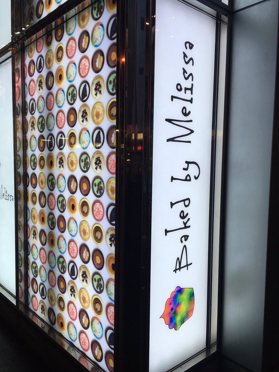 ThemeParkReview's tweet photo. Always nice to get some @bakedbymelissa from the homeland! #NYC https://t.co/K0iUV8iUab