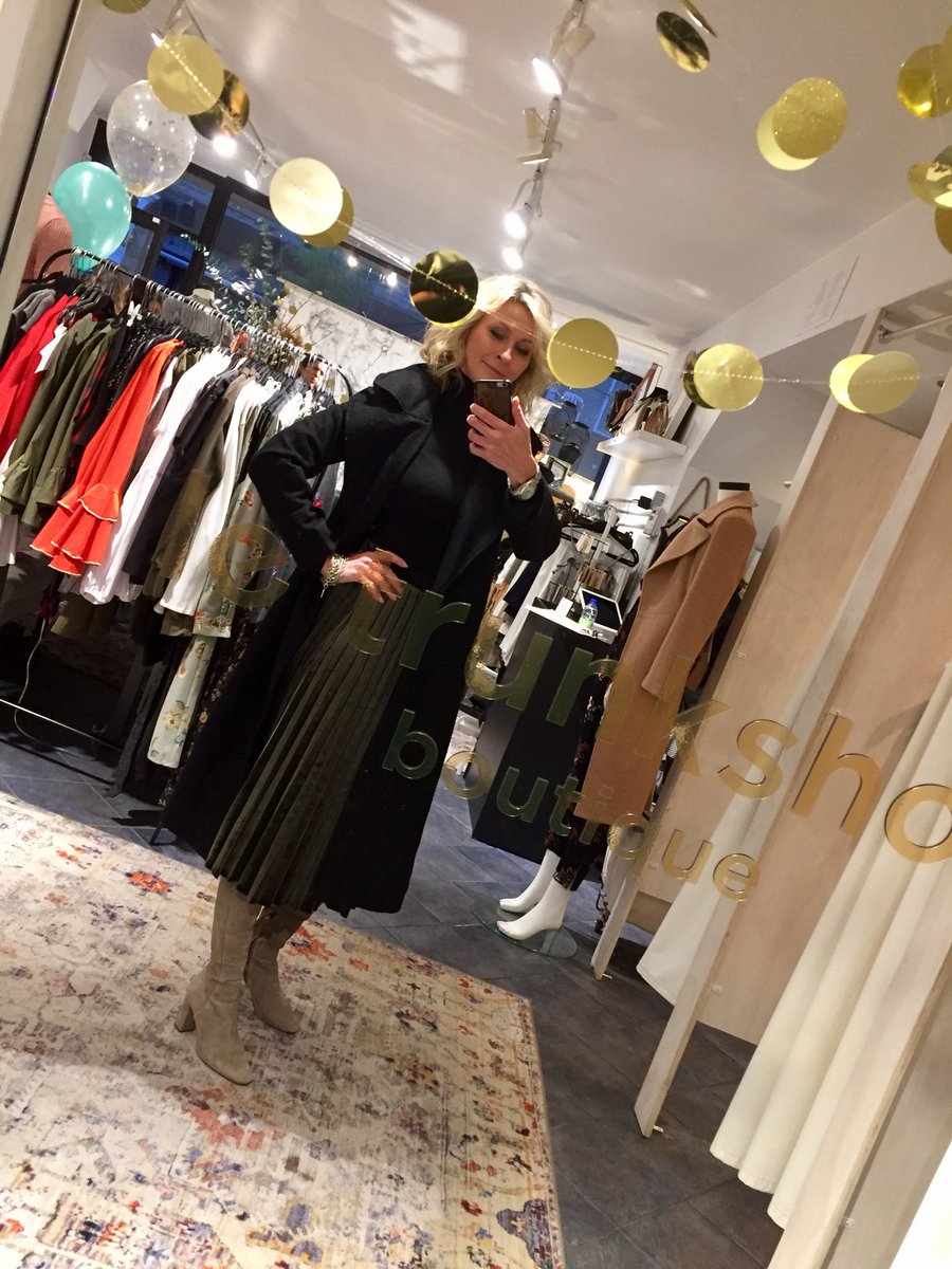 Oh la! Quelle belle découverte @letrunkshop sur Mont-Royal est!! De supers beaux vêtements cool et abordables! Je vais revenir souvent 😉