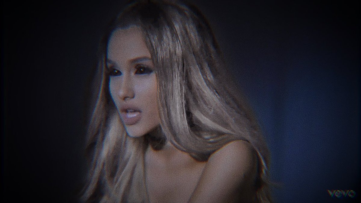 𝒲𝒽𝑒𝓃 𝓃𝒾𝑔𝒽𝓉 𝒸𝑜𝓂𝑒𝓈 —