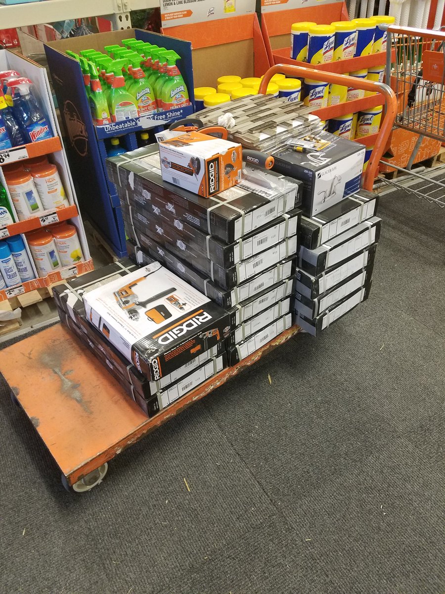 JimmyPottsHD's tweet photo. Acartfullof tile,sneaking upthe https://t.co/KqVcZkE5Lz out for katie,shrink bustinglady.He was trying tocheat,buthadnoreceipt.@priester_ron https://t.co/kZJZpzzSJ3