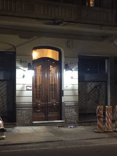 lemondecort17's tweet photo. La casa donde se encuentran atrincherados los dos individuos con una bomba casera. Al parecer padecen Esquizofrenia grave
#MáramavsFeminismo https://t.co/earItSdtMH