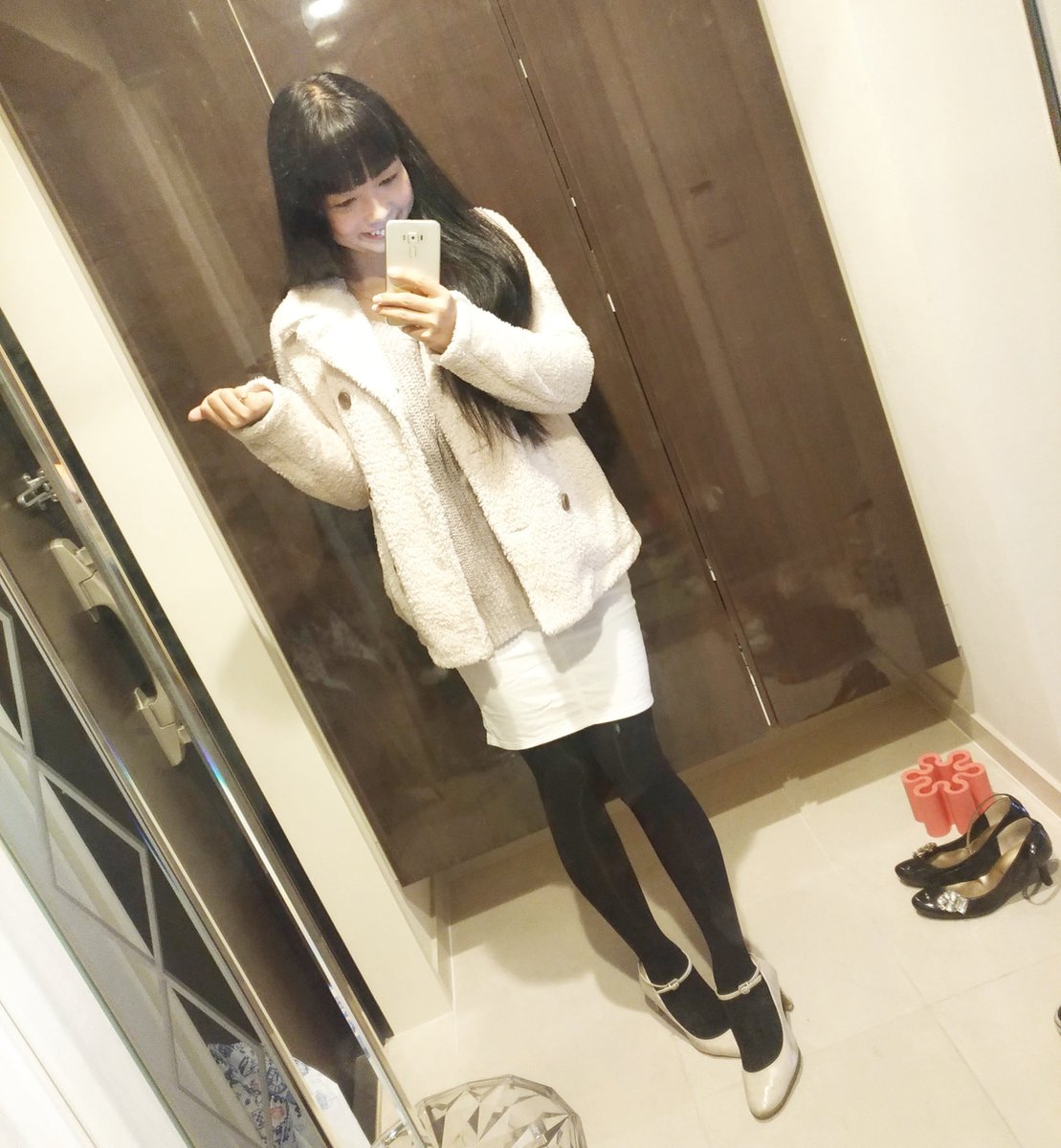 Twitter पर ゅーこりん 6 27juzaでな す ソロ おはゅこ きょうはプードルしゃん イワオミラー まるゆ Fashion Coordinate Ootd 自撮り 黒タイツ もこもこ タイトスカート