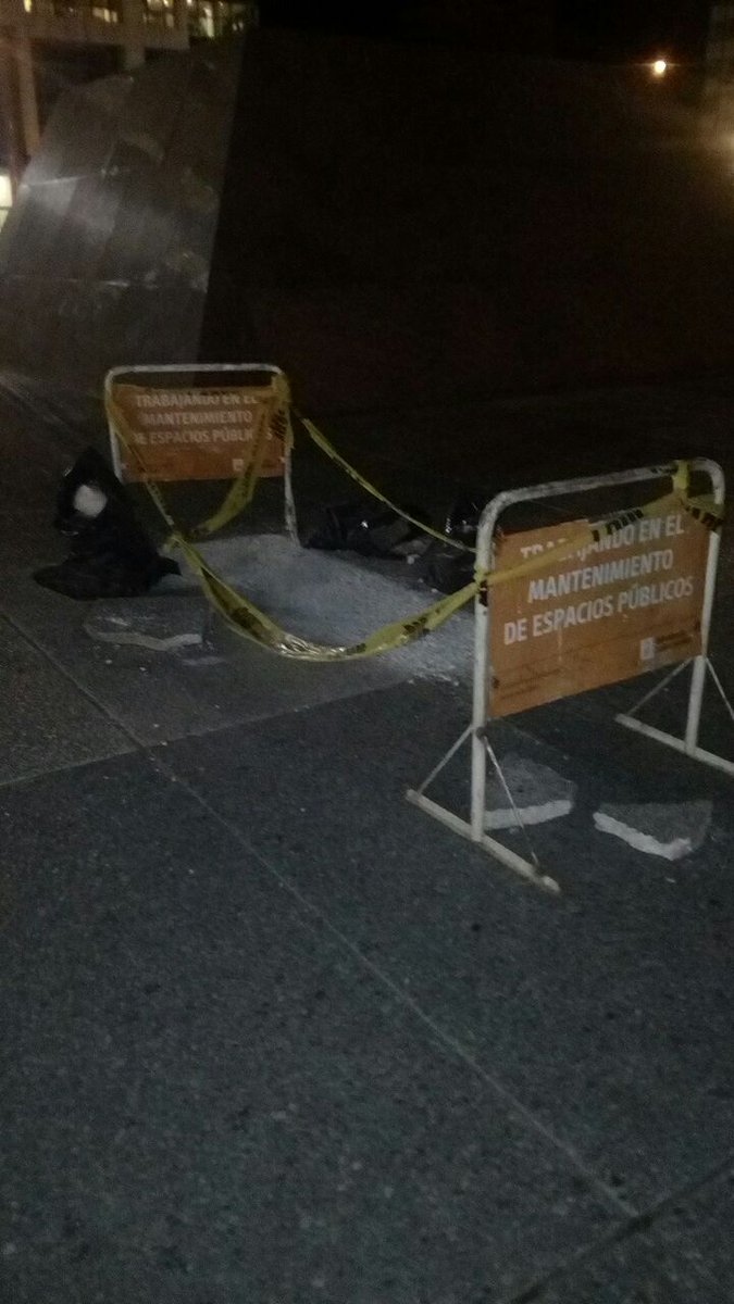 RadioBocacha's tweet photo. 20:09 La ciudad quedó destrozada luego del #TornadoCacho #ToqueDeQuedaMVD https://t.co/NPuky8CrVM