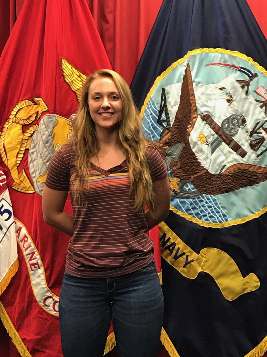 AdrianMoritz's tweet image. Officially sworn in to the United States Navy 🇺🇸