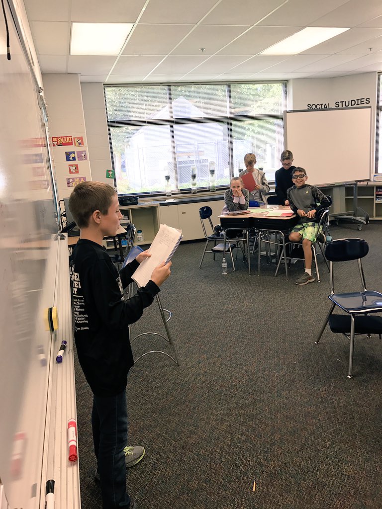 MissClarkson5's tweet photo. Jonnic rapping the importance of main ideas and supporting details #keepingitfresh #5C @HSSPrincipal https://t.co/s4YbwoY44j