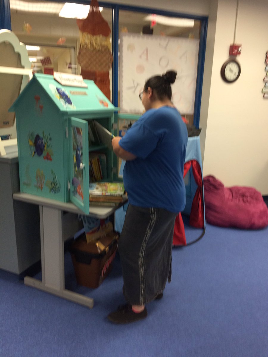 episdleelibrary's tweet photo. #@EPISDLeeLions #@EPISDLibraries Parent using Little Free Library to get books to read to children. https://t.co/h8LEK5D4qg