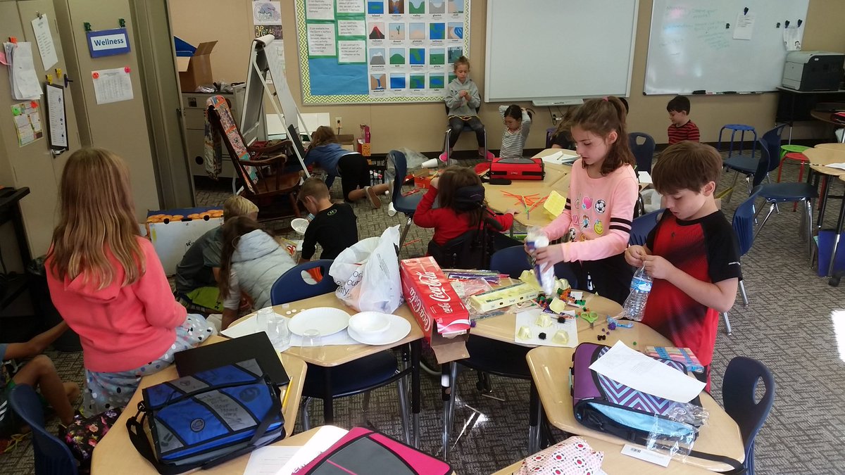 JulieNiebauer's tweet image. Letting the creative juices flow in science!  #Itsworthit