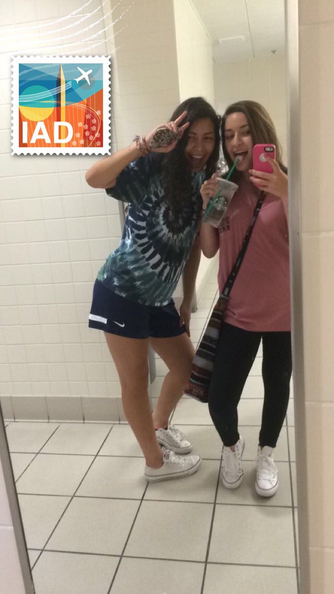jessieterrazas's tweet photo. happy birthday to my favorite person EVA! ;) couldn't do life w/o u! #Chihuahua #chicken #cupswiththeice #ANDWEDOTHISEVERYNIGHT #2phones https://t.co/2MMfsNY4vh