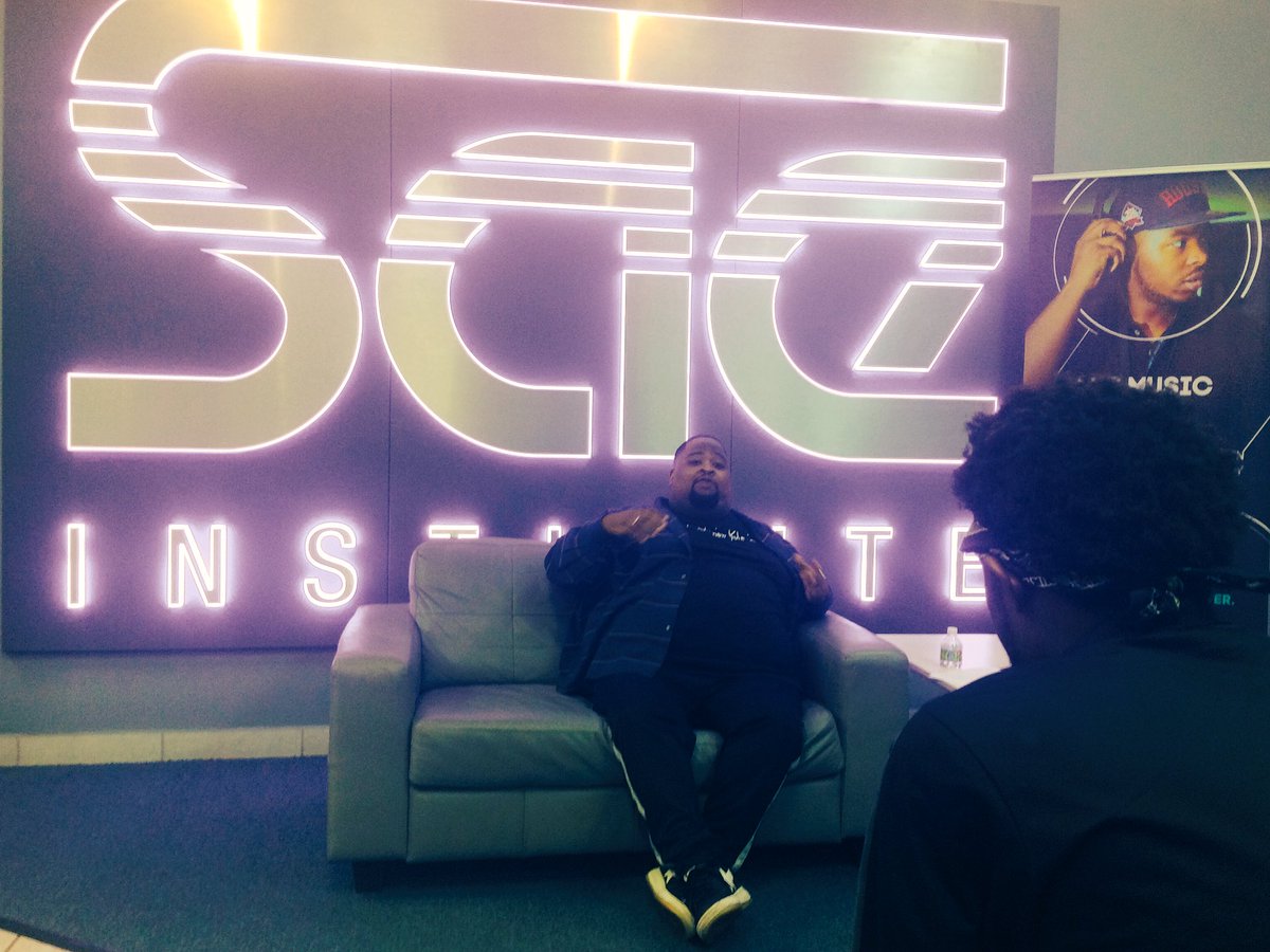 doremixmedia's tweet photo. Lunchmoney Lewis is sharing industry secrets at SAE institute Miami #saeinstitute #miami #mixing #mastering #studiolife #musicindustry https://t.co/zvsubTs4U4