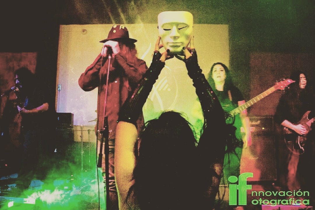 ashim_oficial's tweet photo. #Ashim #metal #music #metalhead #metalgirl #love #heavymetal https://t.co/zALNxwsQeV