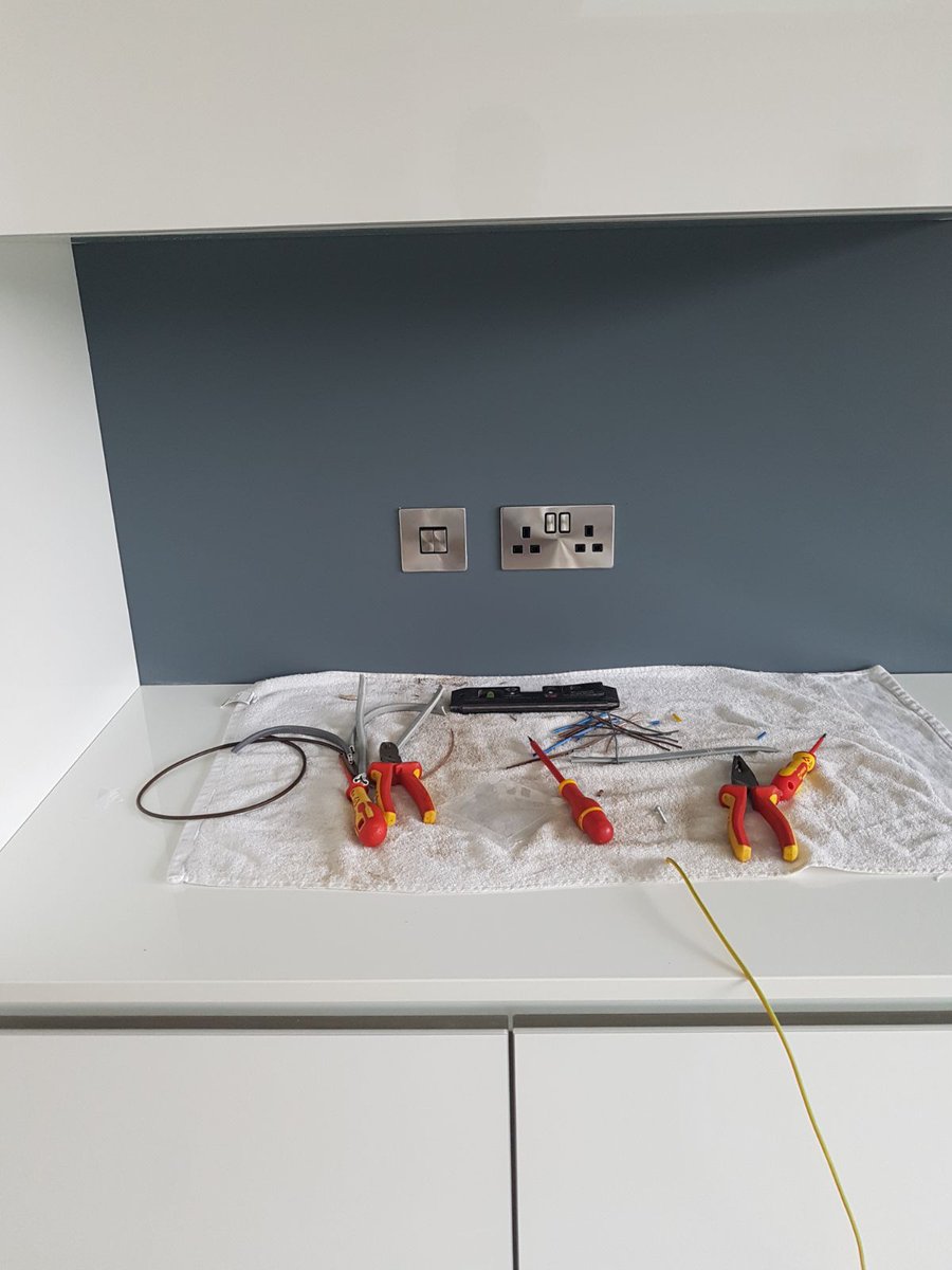 mdserviceshull's tweet photo. How nice do these look and a pleasure to install 😍 @ClickScolmore @mdserviceshull  #quality #kitchen https://t.co/1p7YwOt2tR
