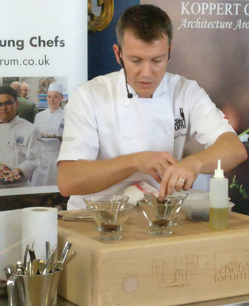 BoomCircleUK's tweet photo. Big up @LumiereChelt @Calcot_Manor @GainsBathSpa for supporting @Gloscol Chef Academy #gradutes #localemployment #betheboom https://t.co/IbuUBZL1iO