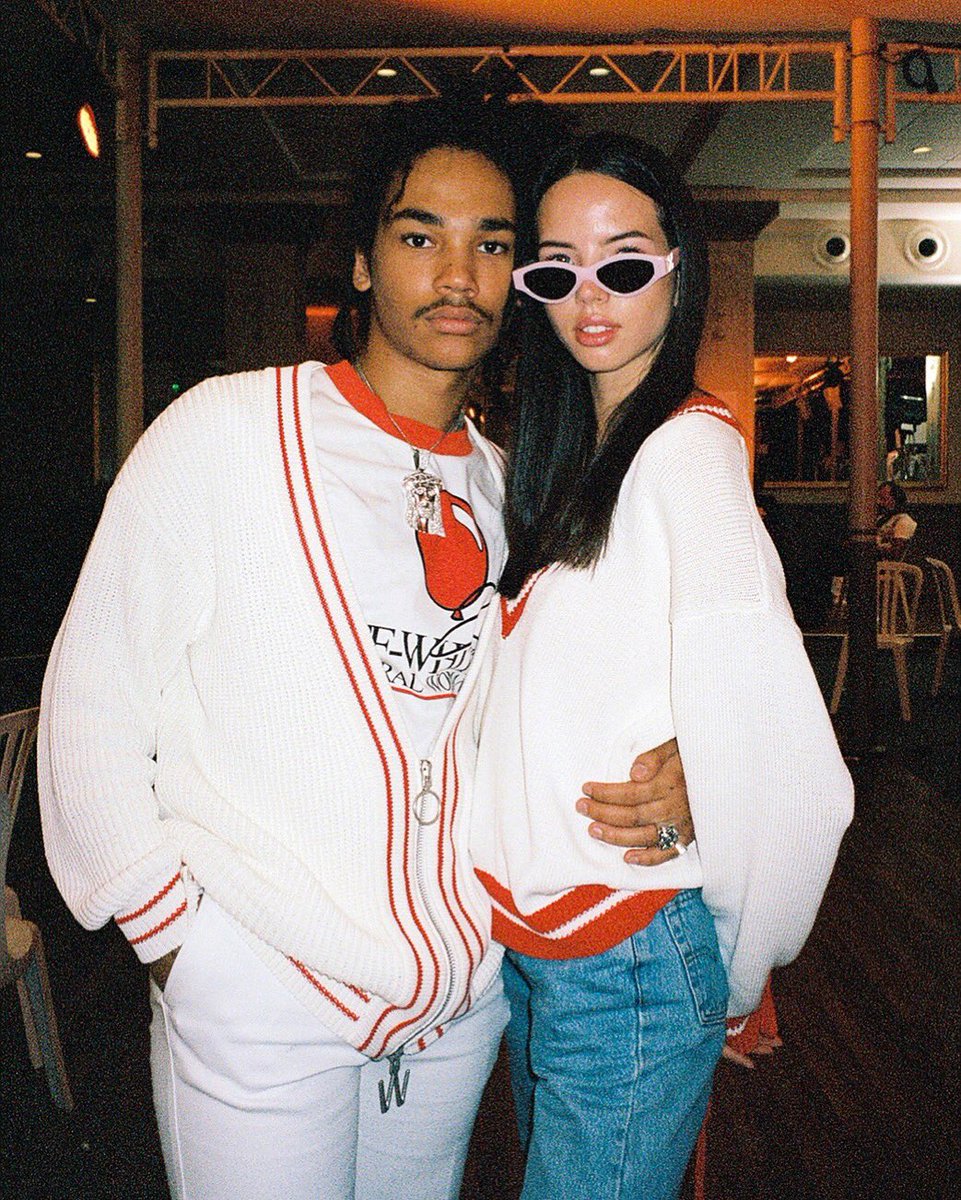 christinapaik's tweet photo. My Kinda Babes ~ PFW2017 https://t.co/oVIhwtZqYo