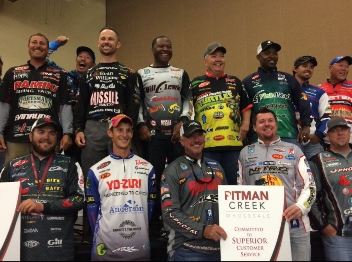 JWillAngler's tweet photo. Never a dull moment at the #pitmancreek show. @GetJive #fishing #bassfishing #outdoors https://t.co/eTy6D05t0q