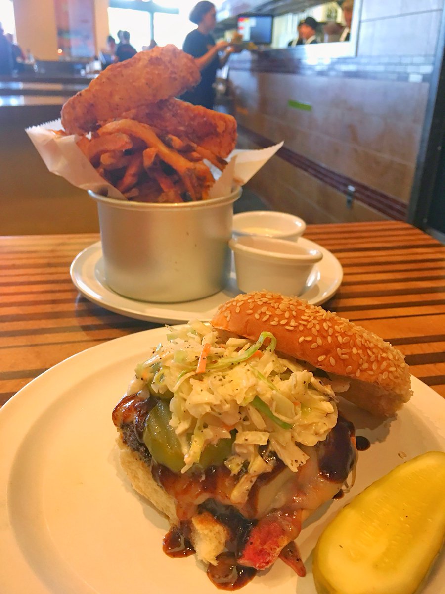 tonyatthetable's tweet photo. Lunch at @bflay’s @bobbysburgerpal in #ParamusNJ.  Haven’t been here in ages!! #FlayForAll #DallasBurger #BBP #BobbysBurgerPalace #bflay #BobbyFlay @foodnetwork @cookingchannel @LKretch https://t.co/3MDbl3cTt1