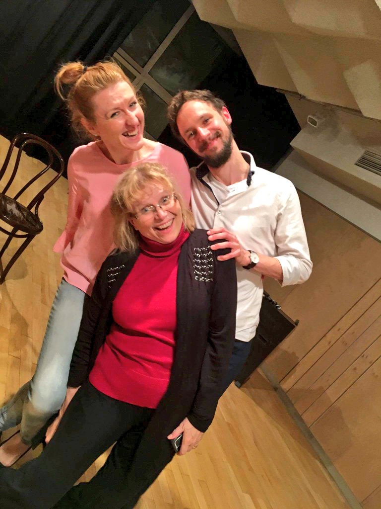 KatarzynaMakula's tweet photo. There are no rights or wrongs. There are choices. You can pick one, check and change. Singing lessons with Rhonda Carlson! #purehappines https://t.co/srlcbh1nei
