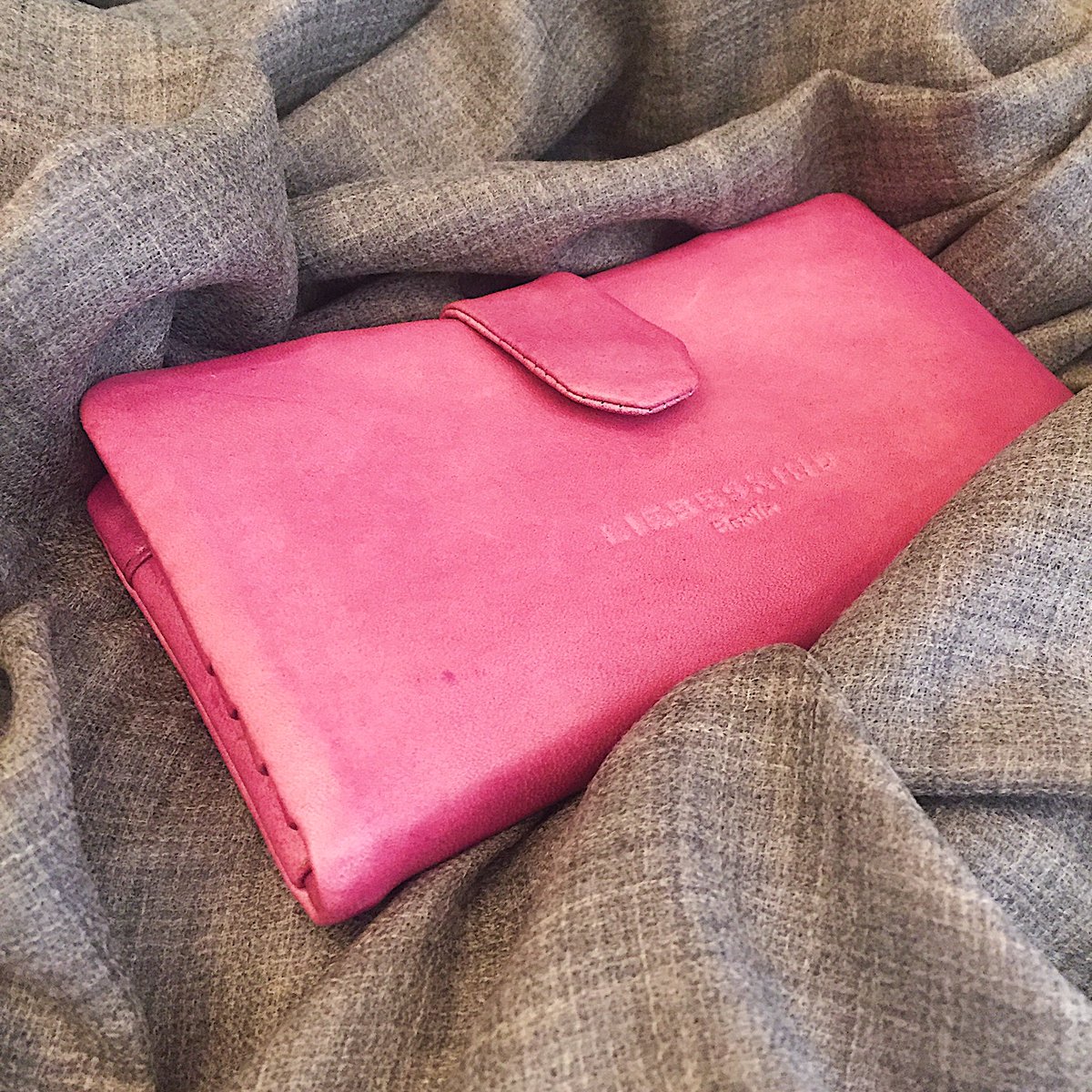 STITCHchicago's tweet photo. Deep Discount Day! #wallet #pinklady #sale #deepdiscount #stitchchicago https://t.co/VhImiyGNbW