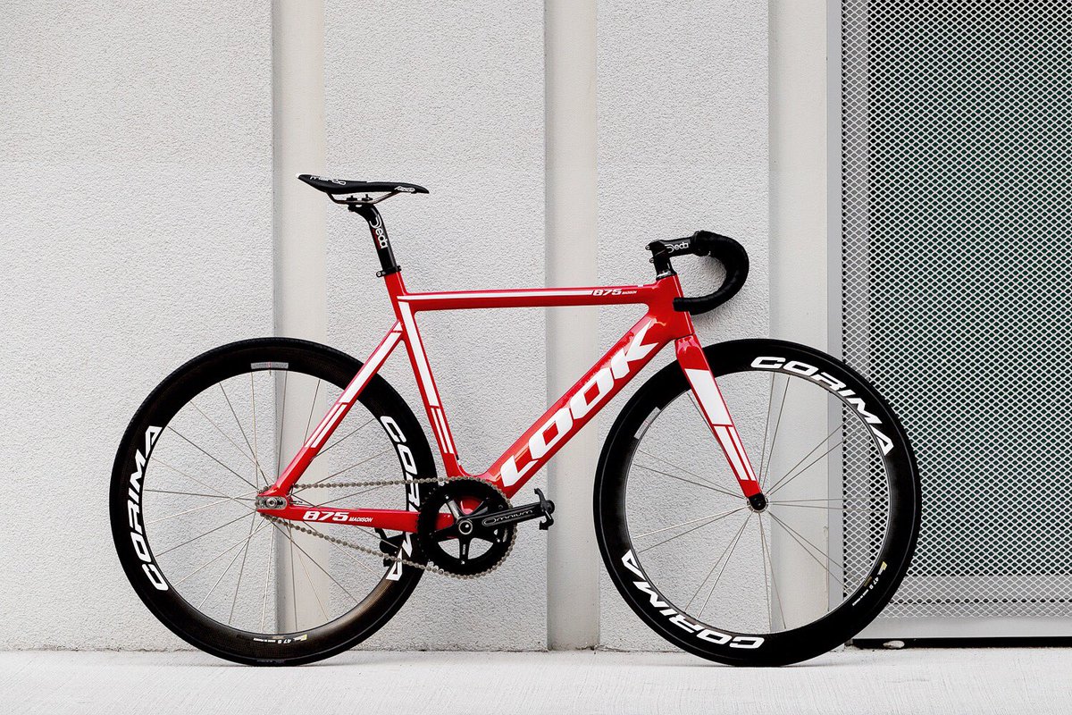 lookcycle's tweet photo. Ladies and gentlemen, let’s introduce our #875madison #rideyourdream #fixedgear #corimawheels
Learn more ➡️ https://t.co/OYVibP4Ws7 https://t.co/6ipompXjhJ