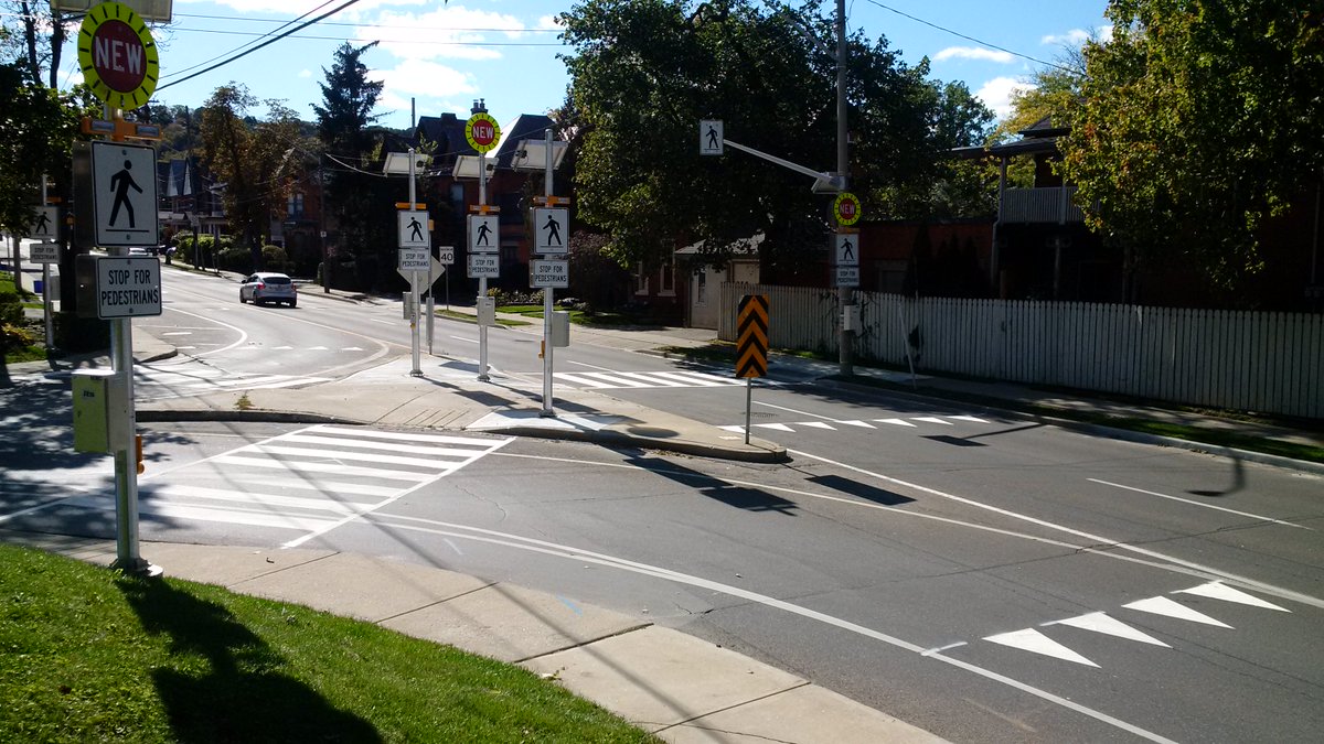 A new pedestrian crossover at QUEEN &amp; HERKIMER was activated today! Please proceed with caution. Info: bit.ly/2cDQ2Uw #HamOnt
