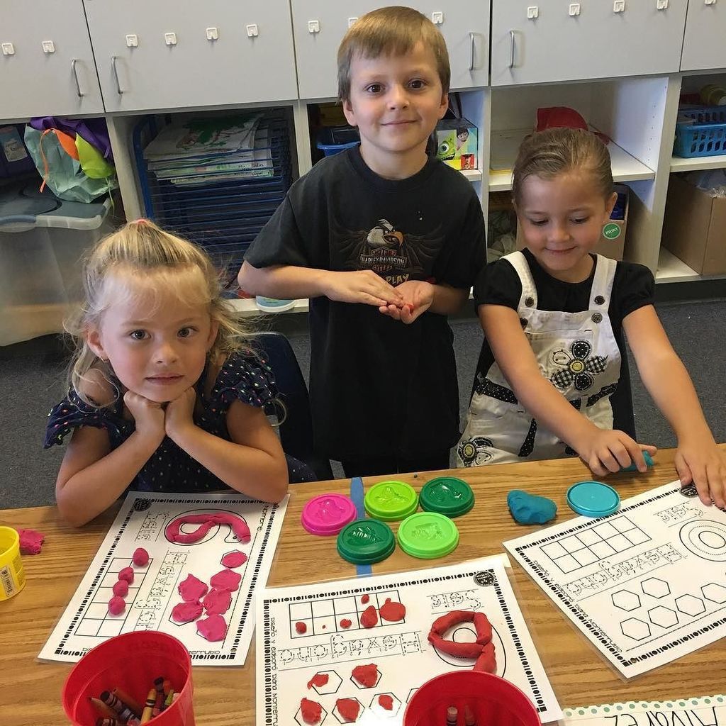 LakesideUnion's tweet photo. TKers at Eucalyptus Hills are practicing their number of the week! #EHLearns #LUSDLearns https://t.co/QskIYZTiNN