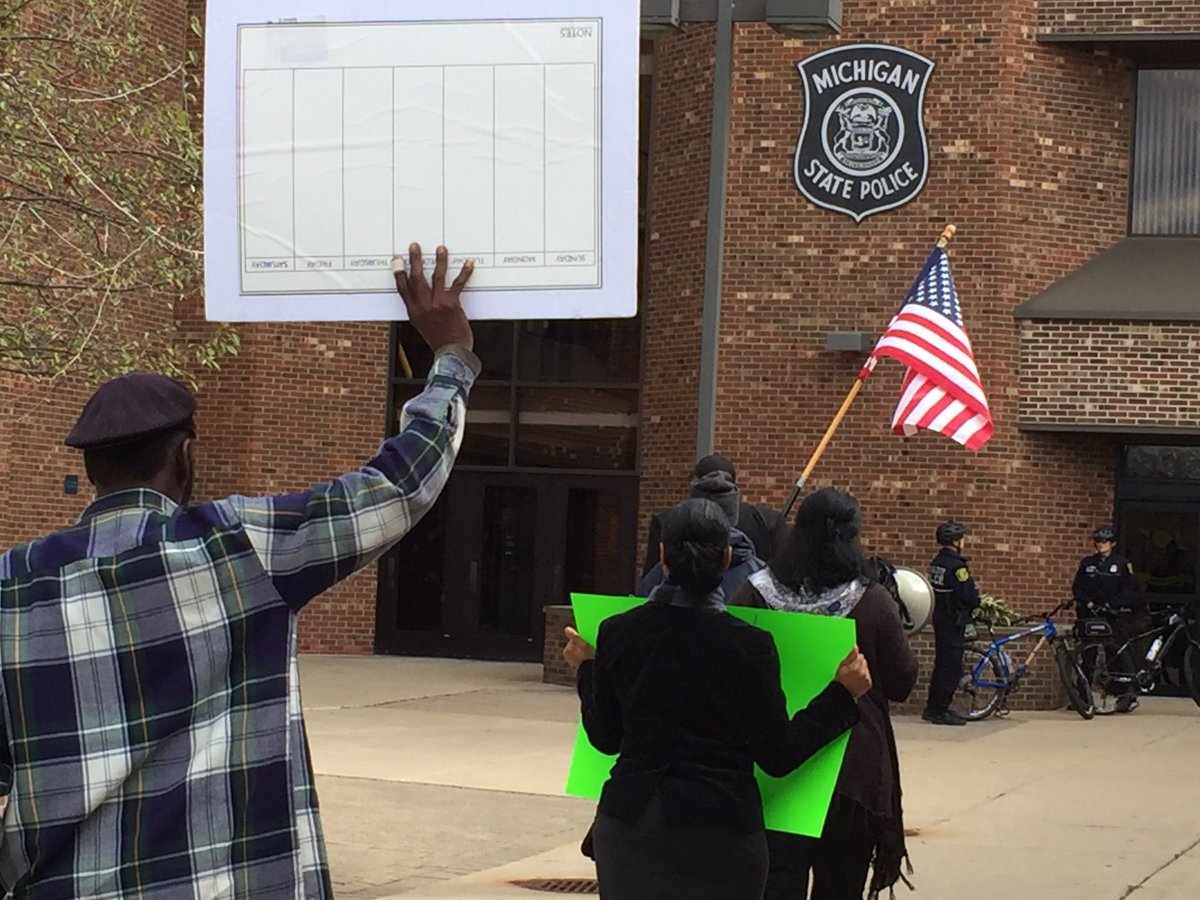 ChristopherWILX's tweet photo. People marching against Col. Etue at MSP headquarters. Seeking justice for Damond Grimes as well. Full story tonight on @wilxTV https://t.co/wyCKqAKe9P