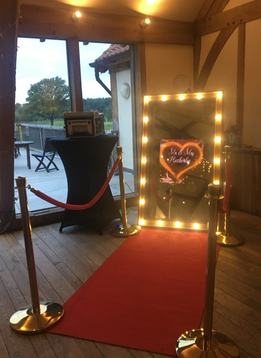 Brand new #mirrorphotobooth #rustic frame #rusticwedding #rustictheme #weddingideas #weddinginspiration 
<a href="/sandburnhall1/">Sandburn Hall</a> <a href="/mirror_booth/">Mirror Photo Booth</a>