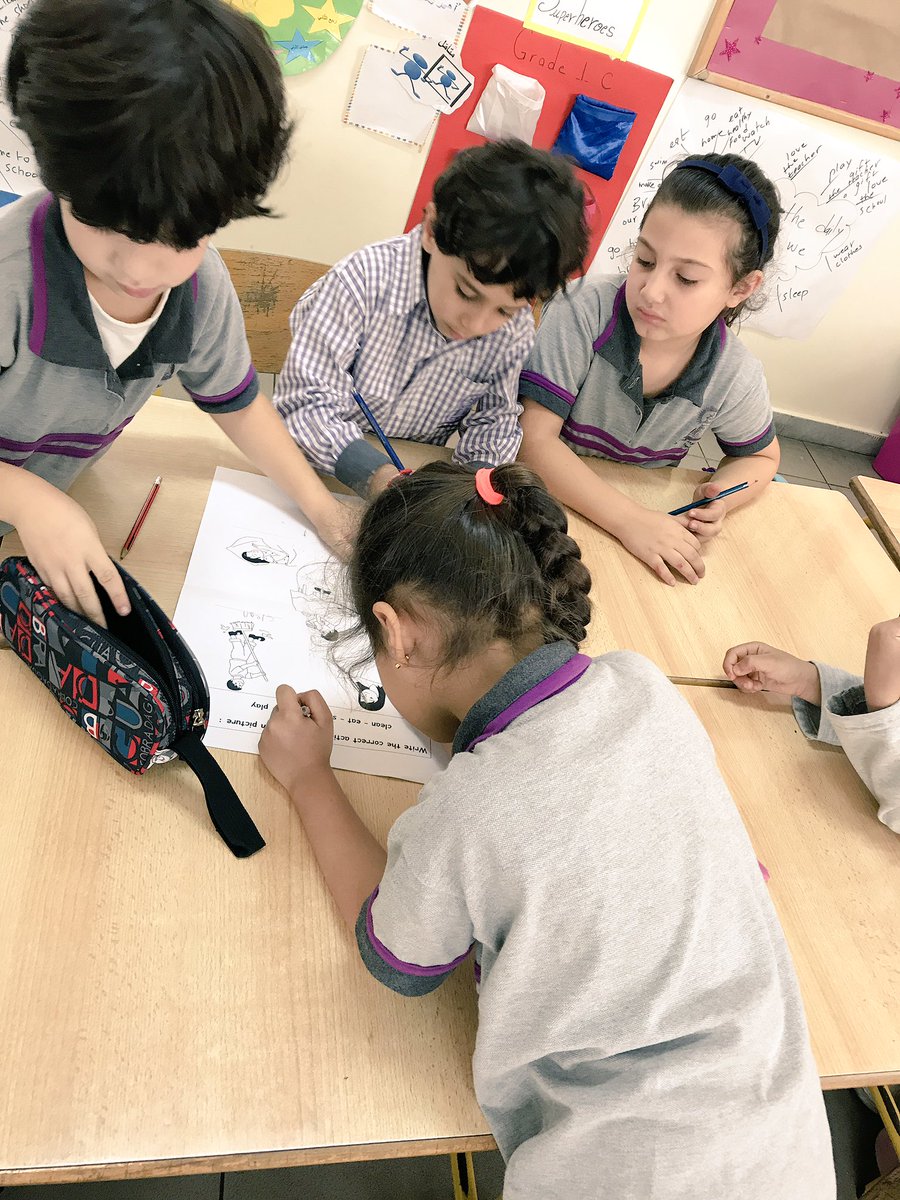 JaafilRola's tweet photo. Actions speak louder than words. #actionverbs #groupworkgrade1 @DawhaHighSchool https://t.co/DBRQsqQc0T