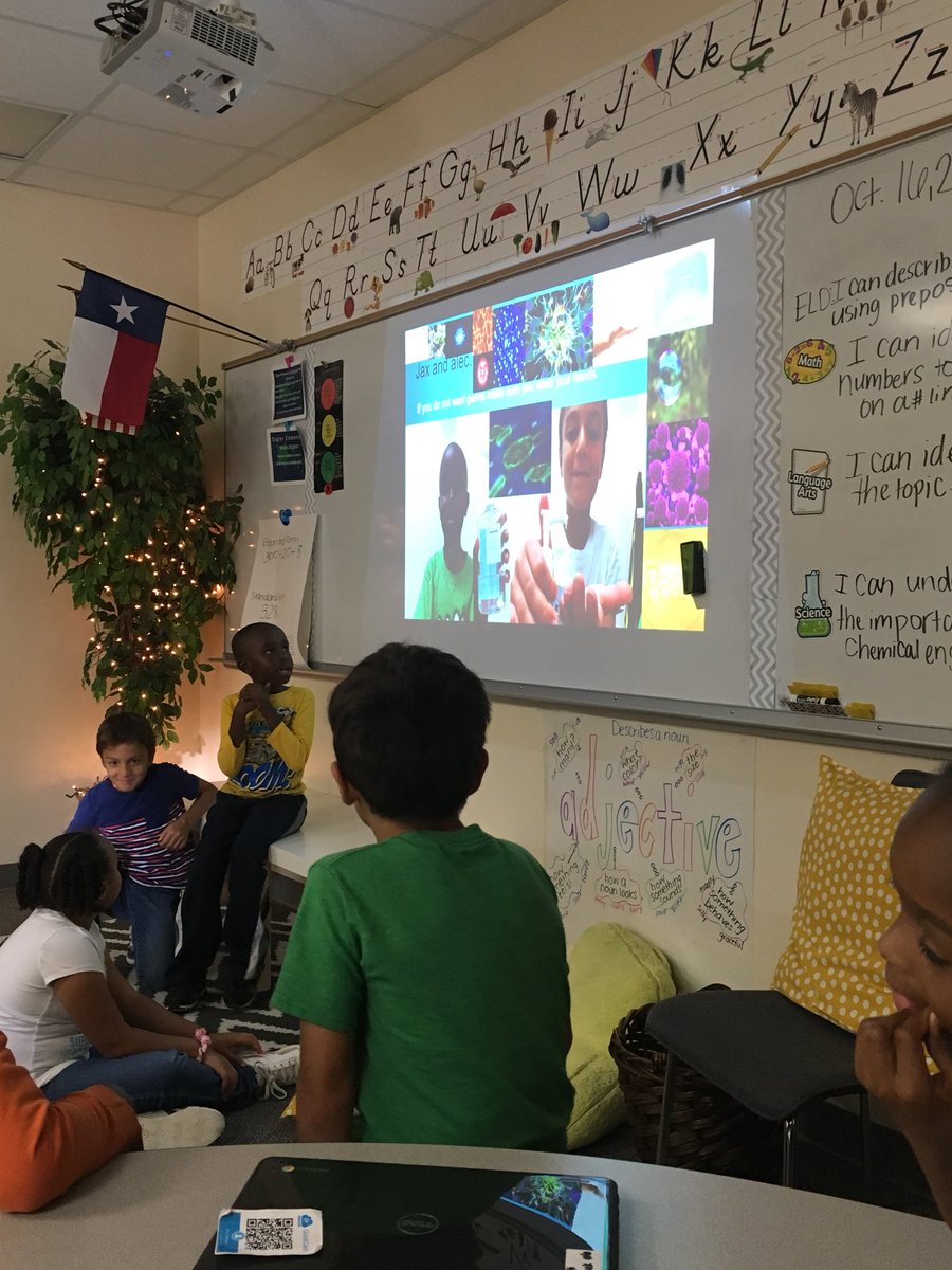 SiglerStars2nd's tweet photo. Teaching each other about germs, healthy foods, teeth, and safety! #healthmuseum https://t.co/lgCsi1SauH