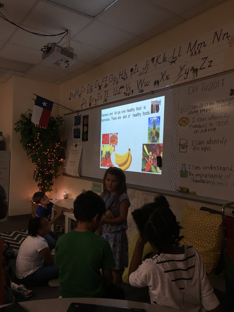 SiglerStars2nd's tweet photo. Teaching each other about germs, healthy foods, teeth, and safety! #healthmuseum https://t.co/lgCsi1SauH