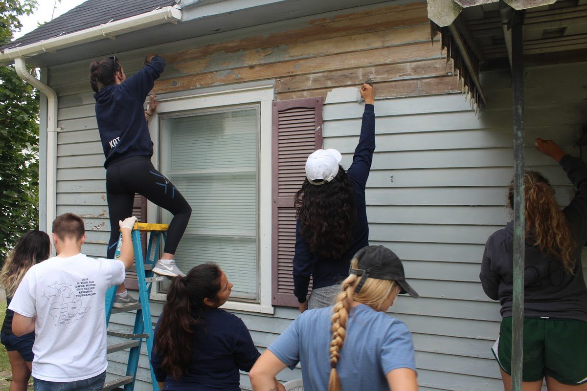 Tigers did a city wide community service project to begin homecoming weekend.