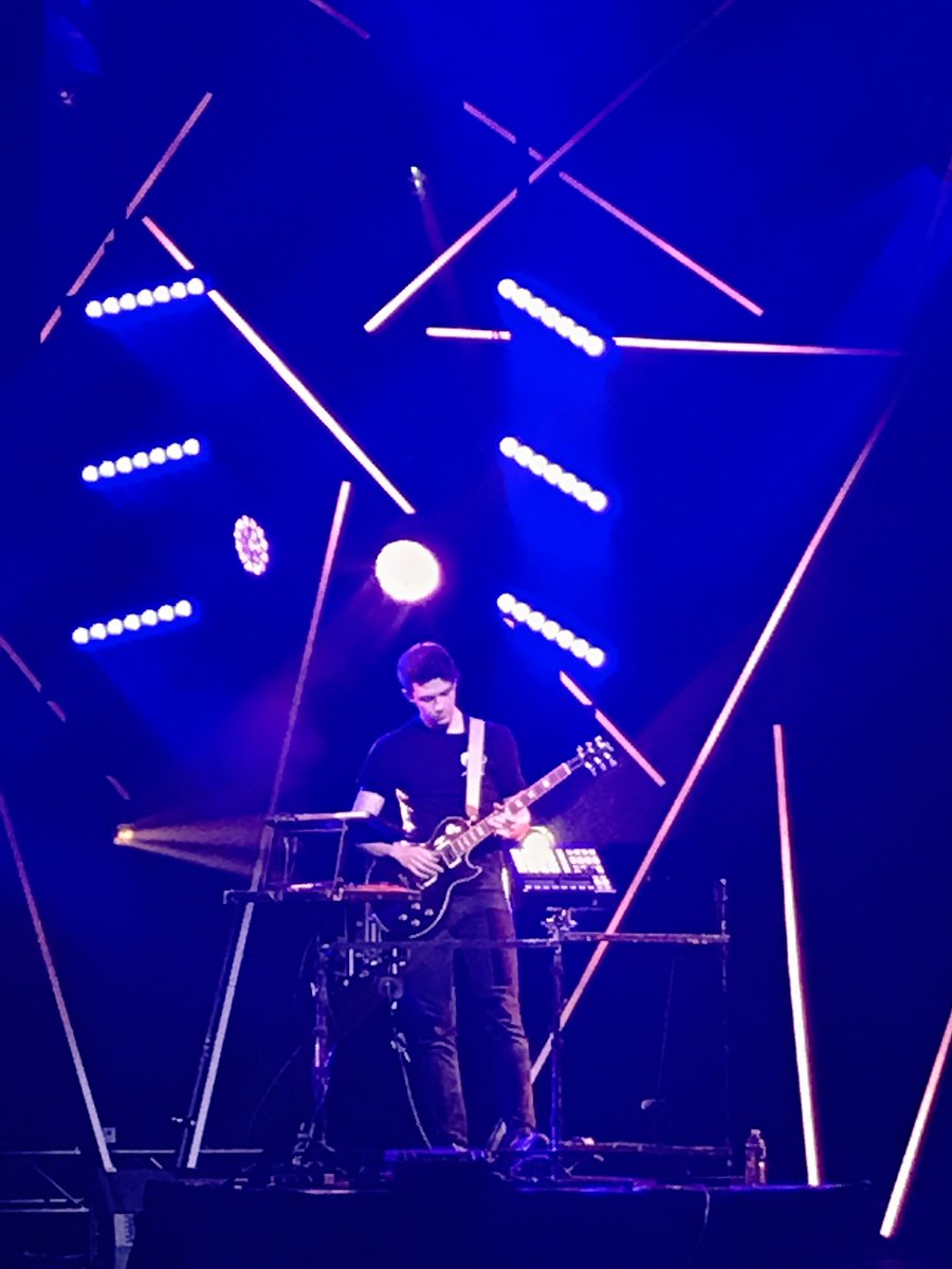 StephChermont's tweet photo. On termine cette soirée avec le petit prodige, @PetitBiscuit 🎹#prixdesindes https://t.co/DVMN4Y0LKF