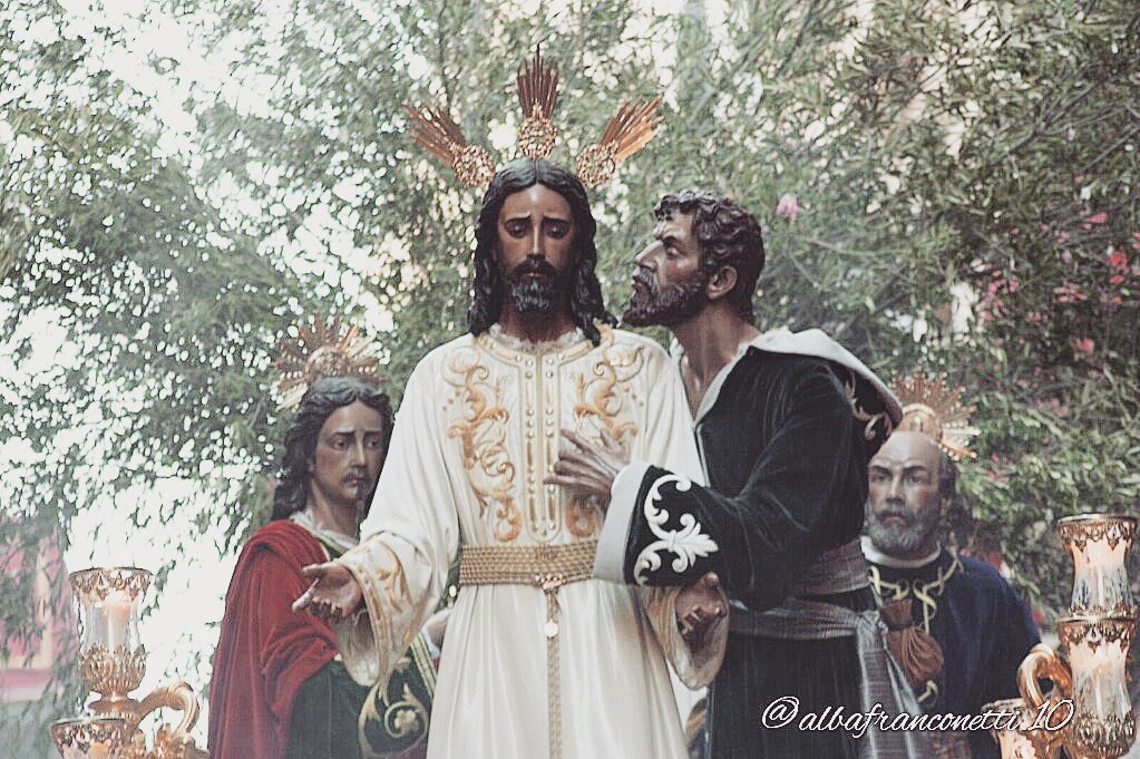 adrigomez21's tweet photo. En la vida hacen falta más besos de amor, y menos de traición. Hay que ir como el Señor va, siempre de frente..

@Hdad_Redencion https://t.co/u8Y2m1uYUh