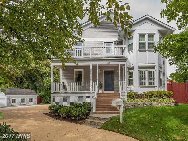 Arlington 'WOW' House: Big House With New Kitchen dlvr.it/PvzHj1 https://t.co/hvfE01KVJX