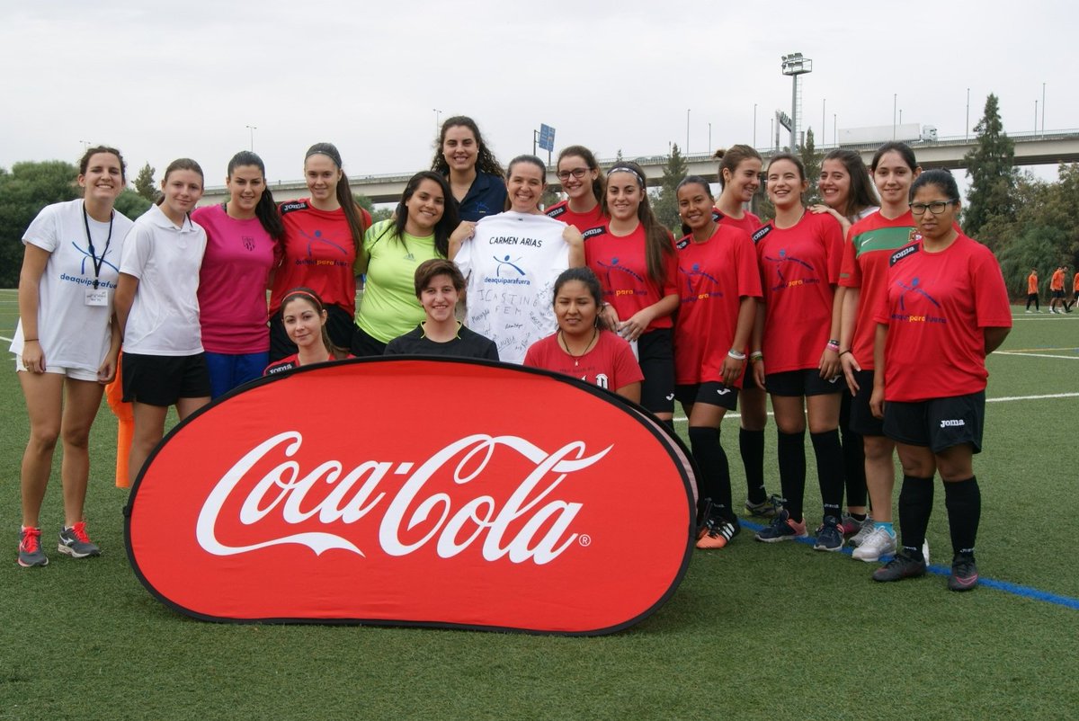 chiitowapa's tweet photo. Gracias a @CarmenAriasRFAF por asistir al I Casting de futbolistas Femenino @deaquiparafuera, todo un éxito!! @RFAF #FutbolFemenino https://t.co/dC2P3CvR9A