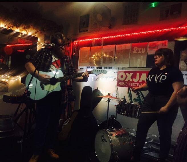 treesandqueens's tweet photo. #OXFAMSTRATFORDUPONAVON - After our noisy set at No.1 we headed to The Alehouse and played some "semi" acoustic noise 🔥🤘 https://t.co/rSKzbfL0og