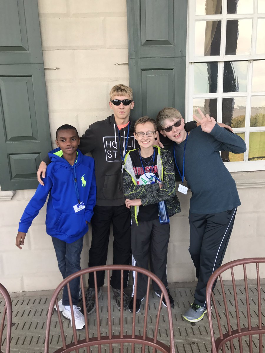 WeaverDC17's tweet photo. Bus #1 at Mt. Vernon. #GWsteps https://t.co/bqHIFb7nlr