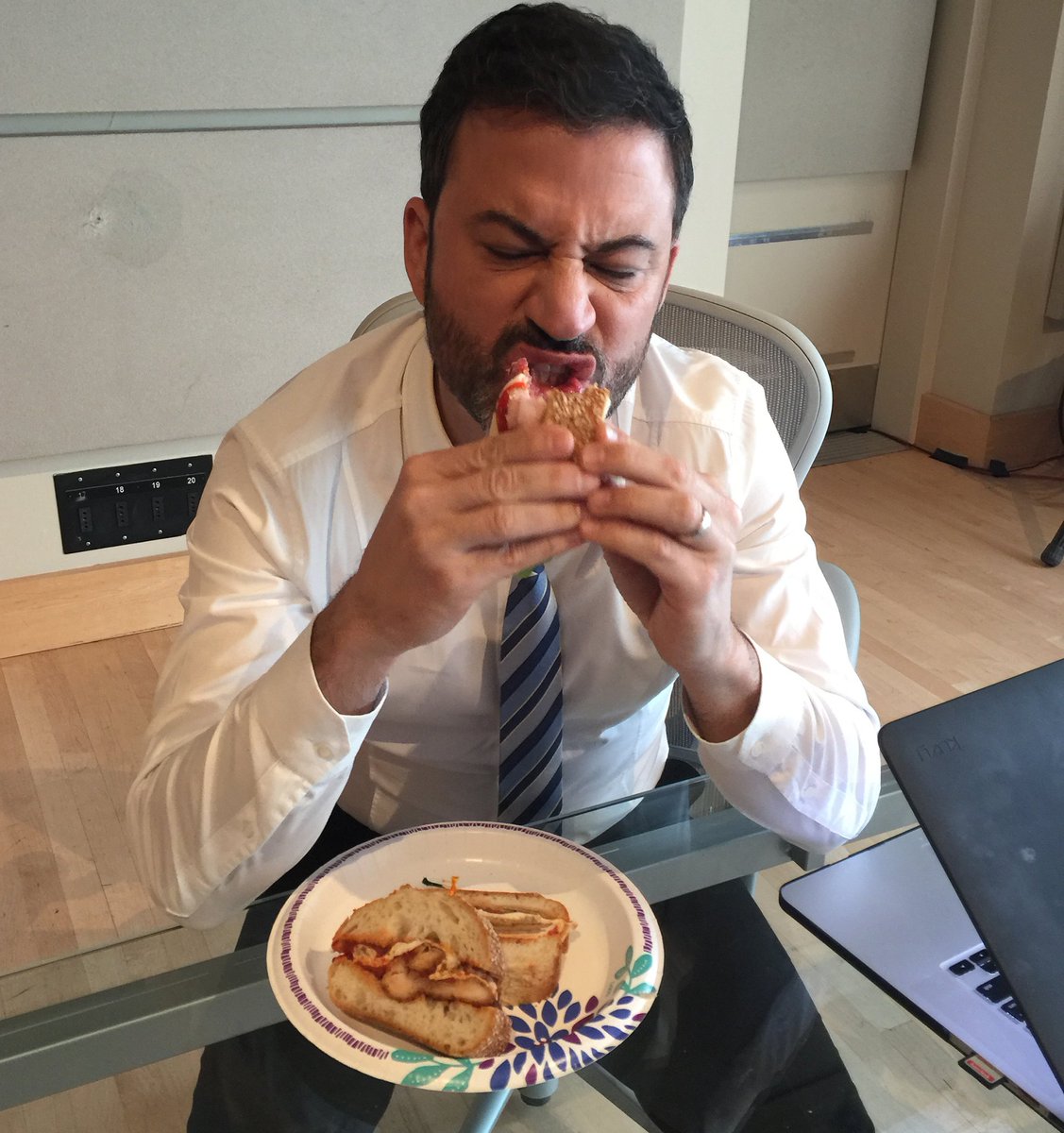 jimmykimmel's tweet photo. Thanks to @LandisBrooklyn for helping get my body into winter shape. https://t.co/T7CCd77ce5