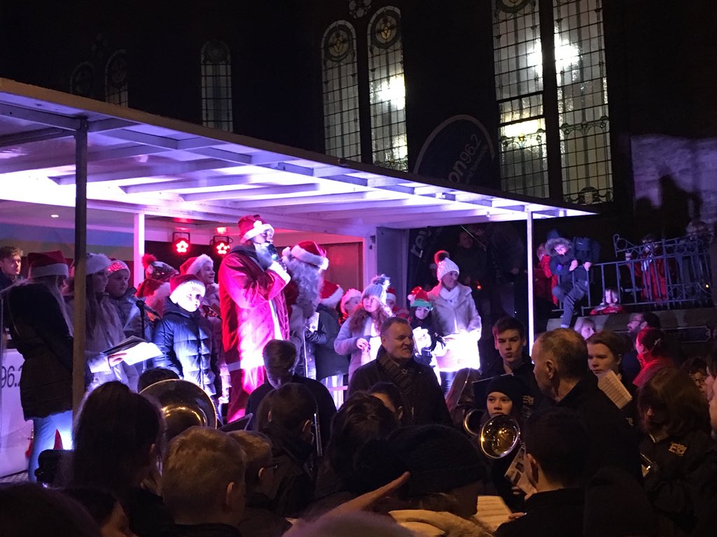 Oldham_Hour's tweet photo. @SaddRT558 It was an awesome event last year! #Oldhamhour https://t.co/jWUC8QlHZl