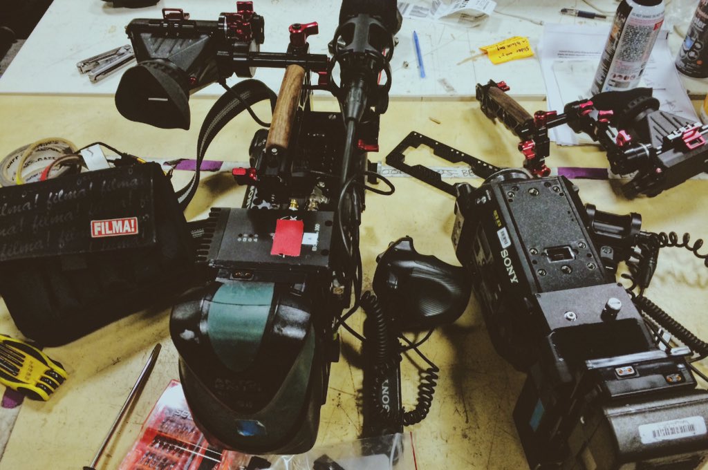 stephenmilesDP's tweet photo. Building just to destroy and pack up and build again. The cycle of life. #camera #sony #sonyfs7 #filmabags #tvproduction #nyc https://t.co/aiJevvjhIS
