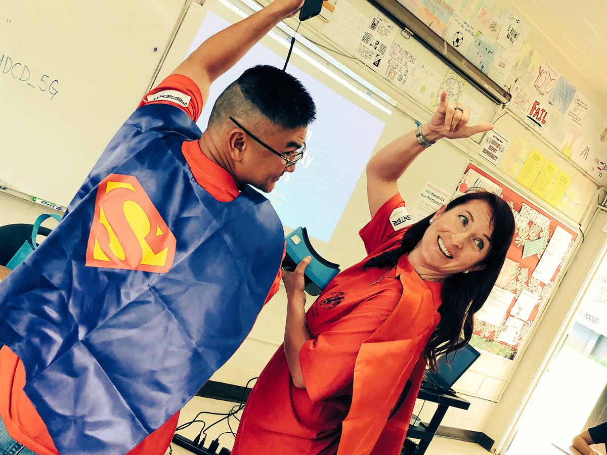 Teacher_Prime's tweet photo. Virtual Reality (VR) + superheroes = a fun and winning combination!#rcsummit17 https://t.co/1vzT3uvQHg