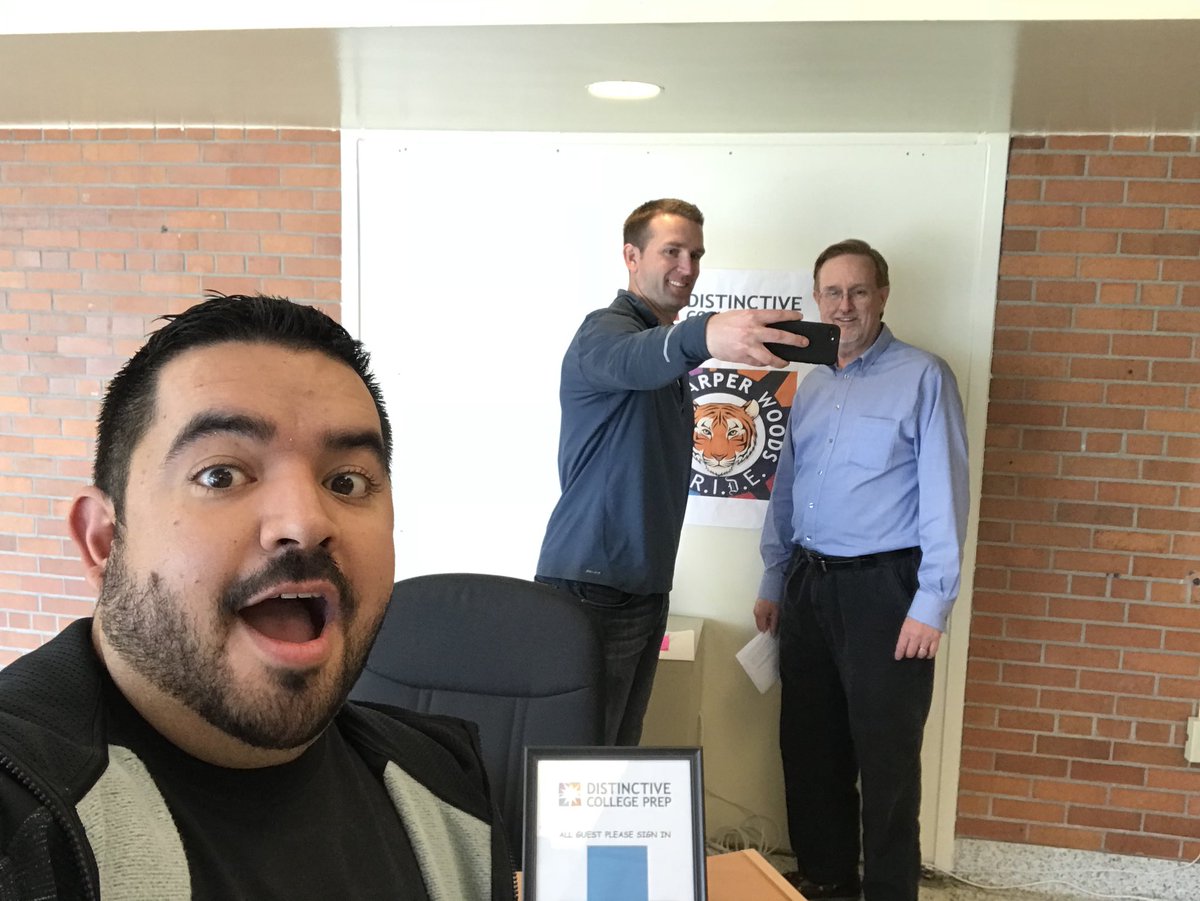 jbarraza141's tweet photo. #selfiechallenge. Team DMTA #dslr17 selfie of a selfie. https://t.co/91Wx2W26xX