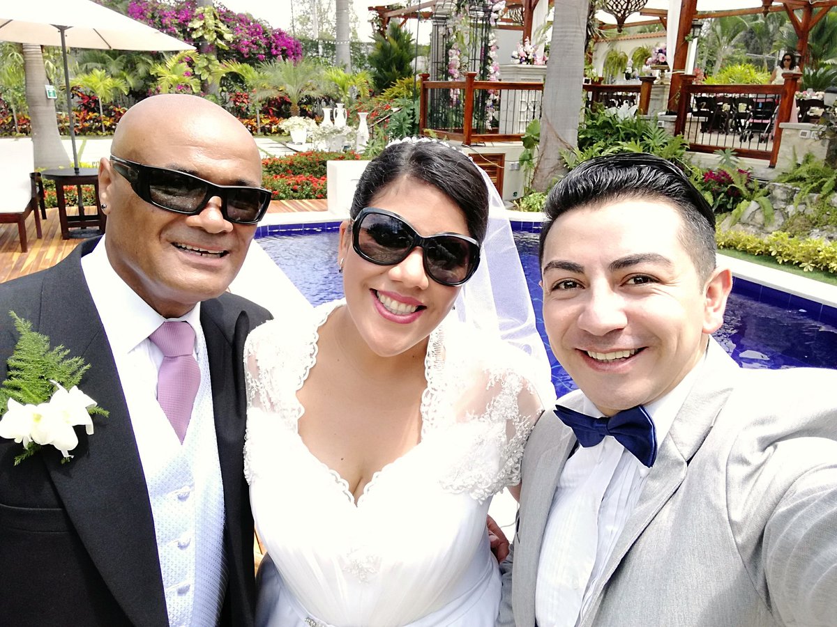 animadoresec's tweet photo. Estamos en los mejores eventos, una magnífica boda, ciudad de #Guayaquil https://t.co/Ckes47n7xY https://t.co/jj2gVt3A95