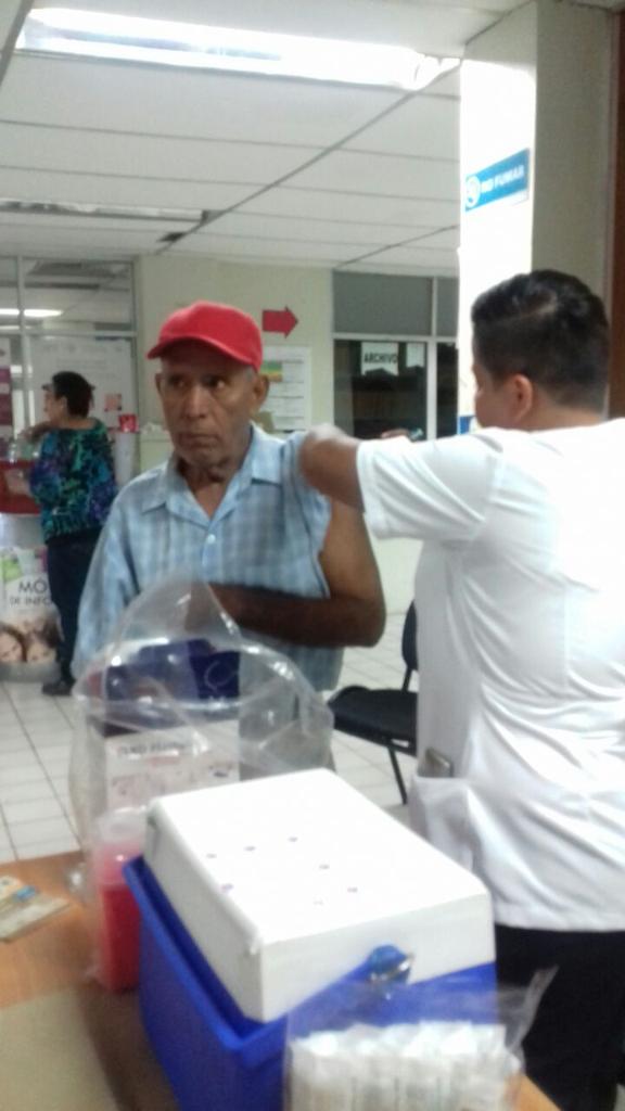 Chepestrada1's tweet photo. ACTIVIDADES DE LA SEMANA NACIONAL DE SALUD 2017 EN CSU OBREGÓN CENTRO #EnSaludHayRumbo @gilbertoungson @DrAlvidrez  https://t.co/LSUcG6YG41 https://t.co/NVOKsJGXQF
