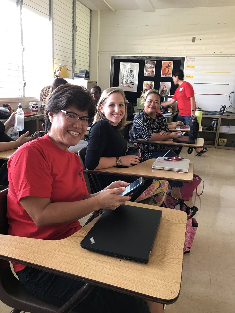 HESMSasaki's tweet photo. Getting ready to go on a Goosechase! #rcsummit17 #Kinderkrew https://t.co/cym1dSd7YU